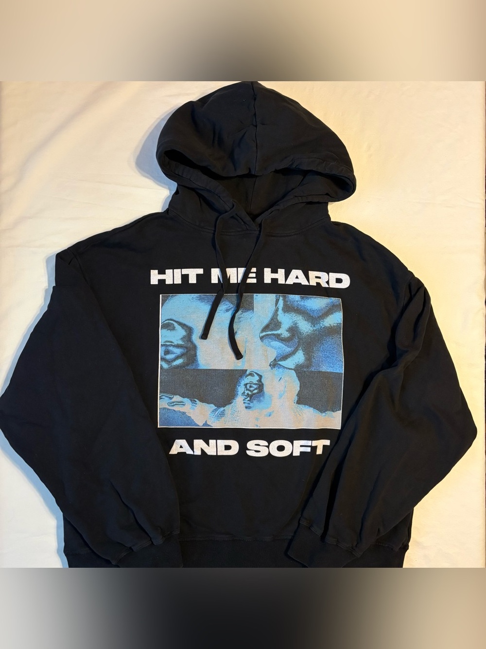 Billie Eilish "Hit Me Hard and Soft" Black Pullover Hoodie size L